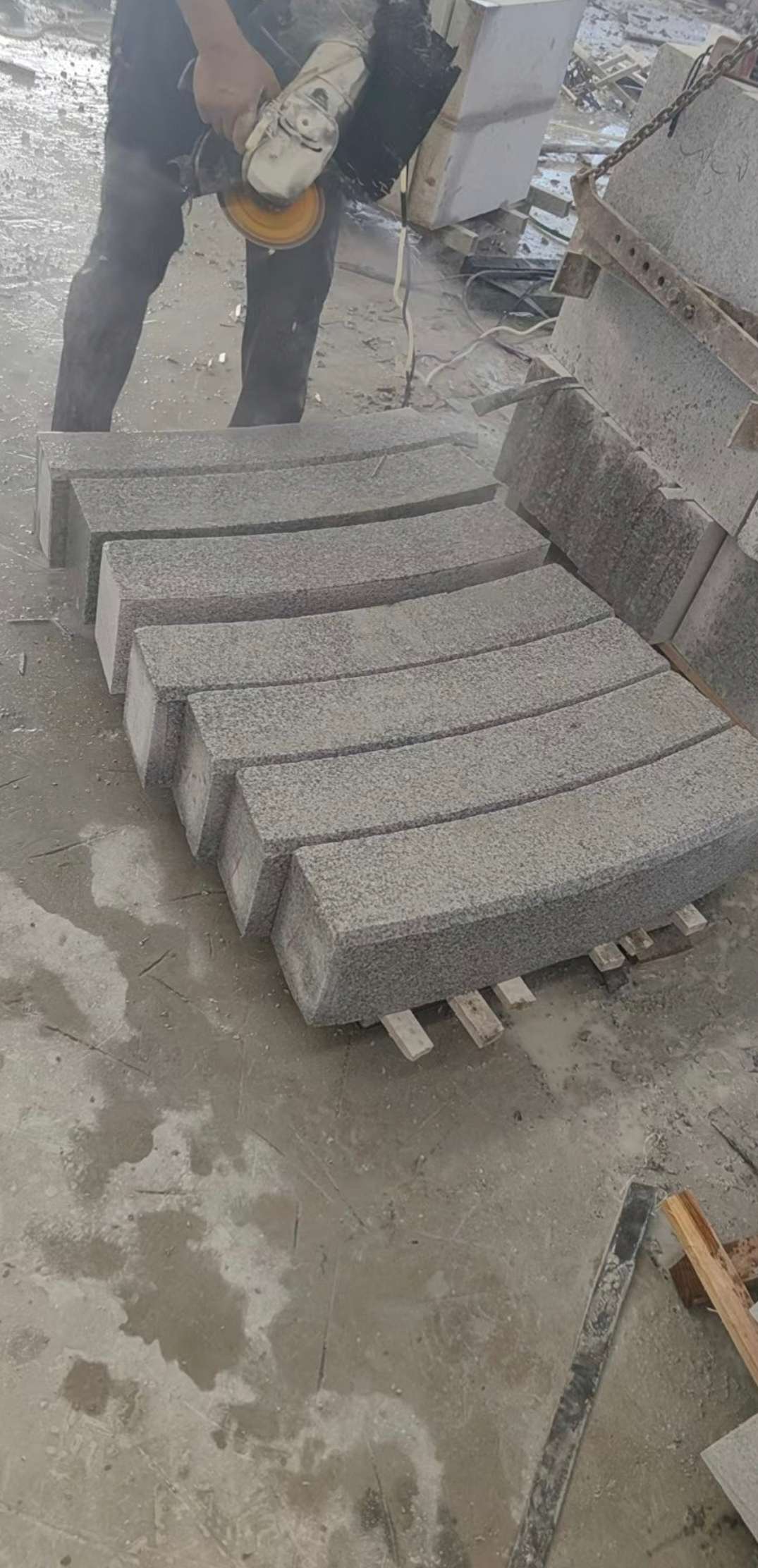 湘潭芝麻白弧形路牙石